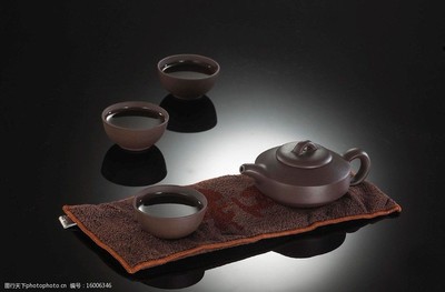 一盞清茗，一方天地 茶具套裝的美學與匠心